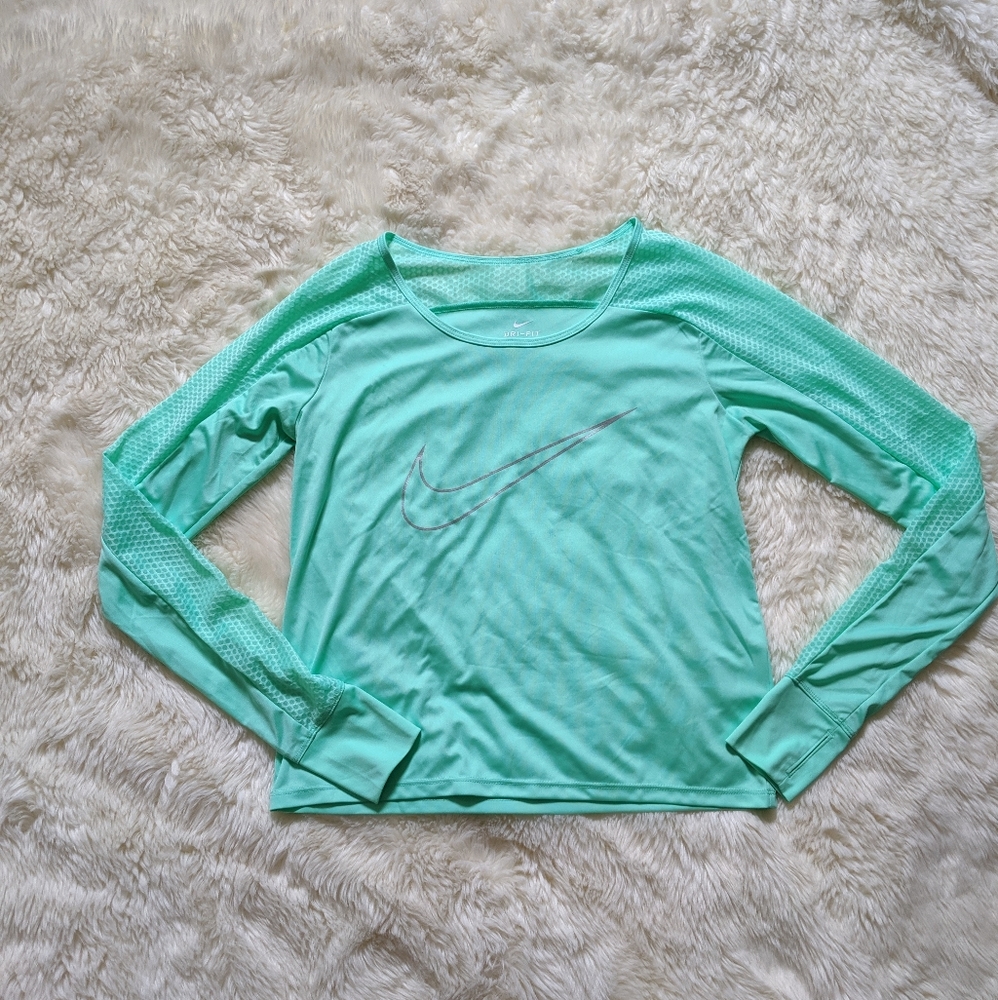 Nike Dry Fit Long sleeve Crop Workout Top